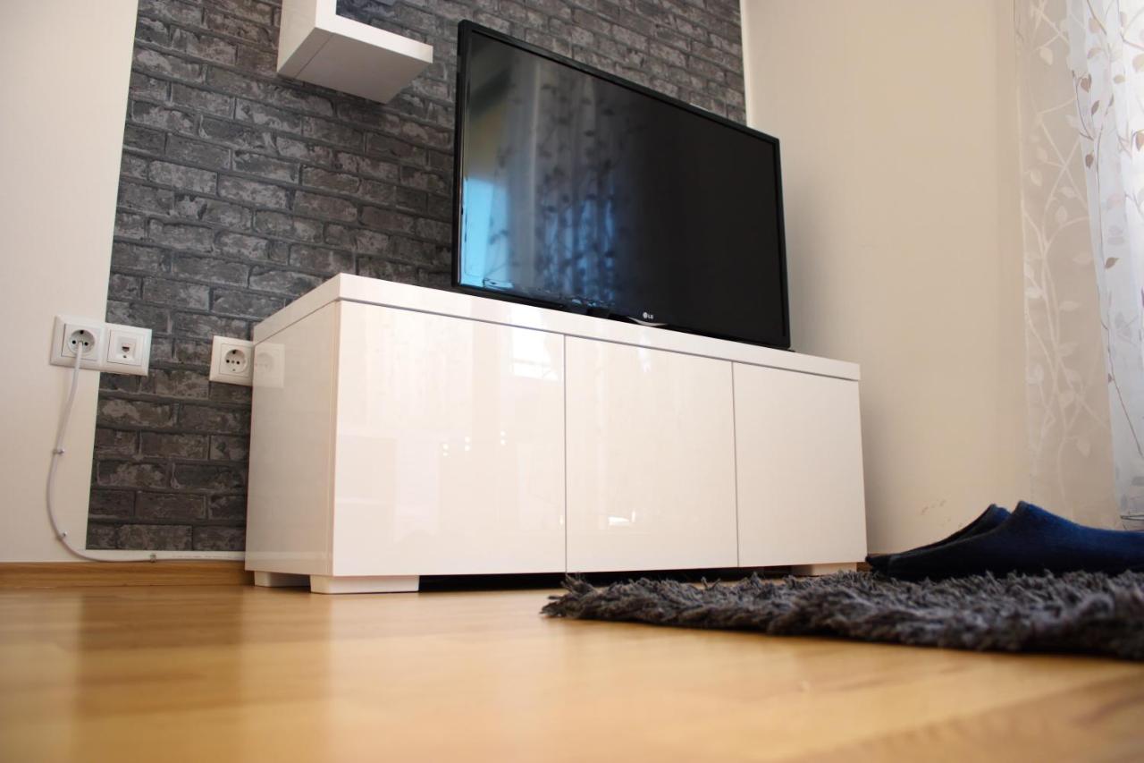 Studio Apartman Miljacka 13 塞拉耶佛 外观 照片