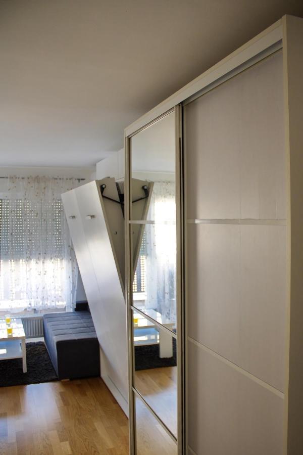 Studio Apartman Miljacka 13 塞拉耶佛 外观 照片