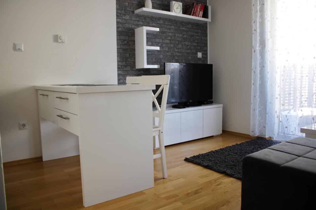 Studio Apartman Miljacka 13 塞拉耶佛 外观 照片